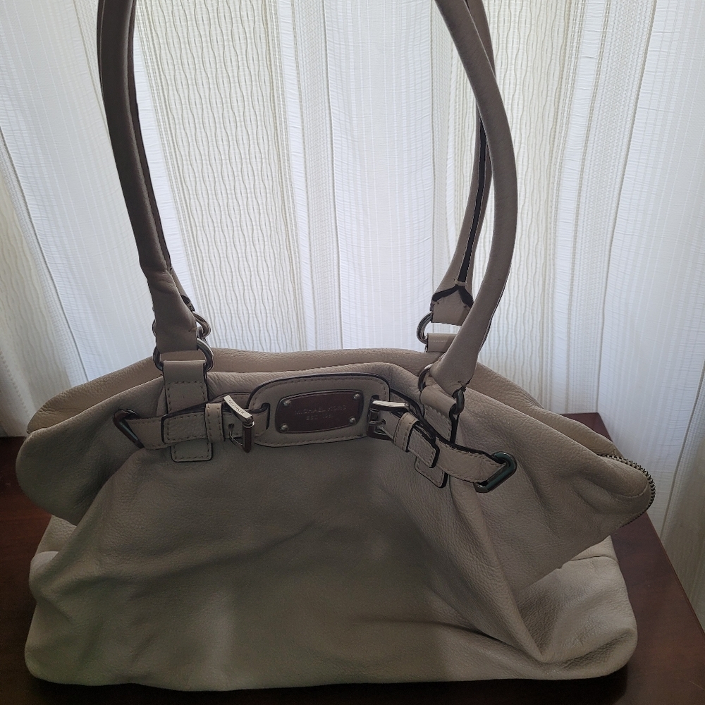 Michael Kors Hobo Tote